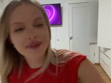 Goal: Splits + two graceful finishing poses - My name is Kate and I'm #18 year old and i am #shy #new #young girl with #skinny figure [110 tokens remaining]
