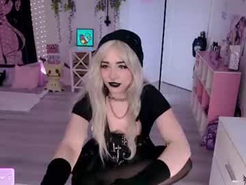 New cam angle tonight 👀 Tip menu & goals are active! 💜 #lovense #smalltits #bigass #squirt #goth