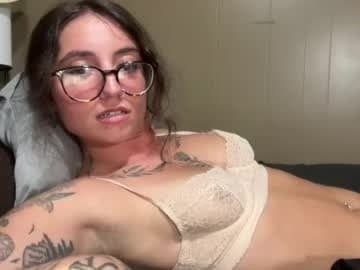 Julietteluv100614's room #young #tatted #new