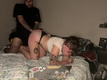 Goal: take my shirt off (381 tokens left)